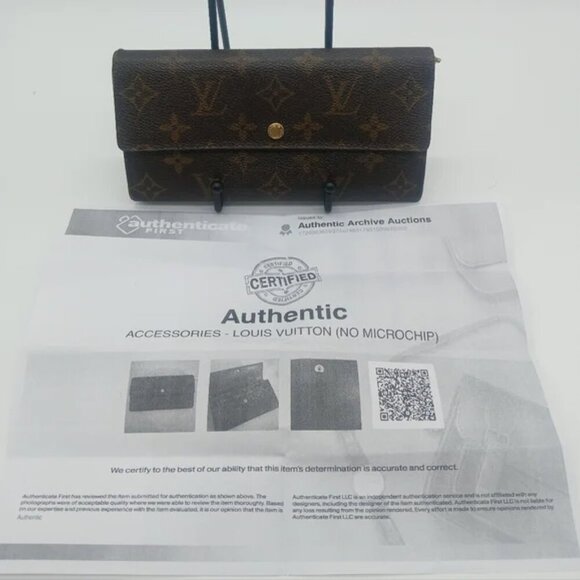 Louis Vuitton Sarah Wallet with COA​​ - Picture 16 of 16